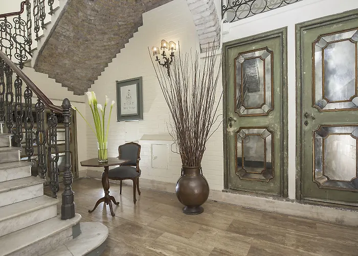 All'orologio 4* Roma